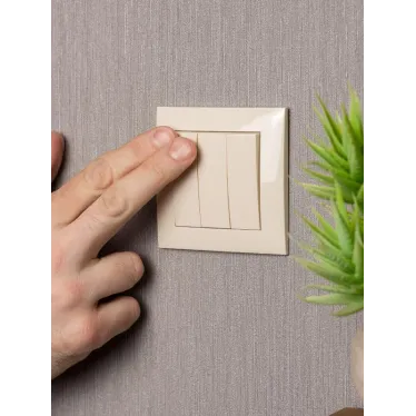 Валенсия выключатель 3-кл. 10А кремовый