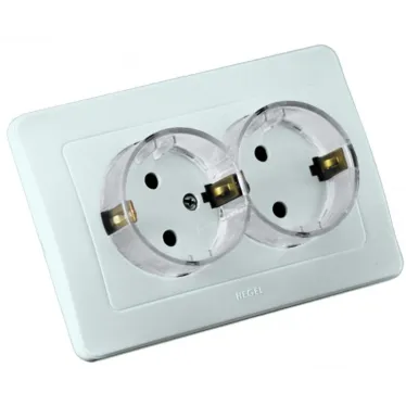 Розетка двойная скрытая с заземлением со шторками (стакан) белая