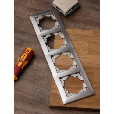 Валенсия Рамка 4-местная сталь