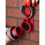 Розетка стационарная внутренняя угловая 4242 3Р+РЕ 32А 380В IP67 PROxima