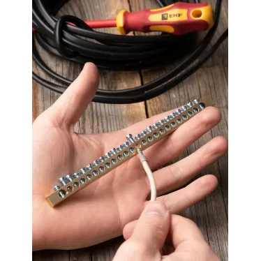 Шина PEN ноль-земля 6х9мм 24 отверстия латунь крепеж по краям PROxima