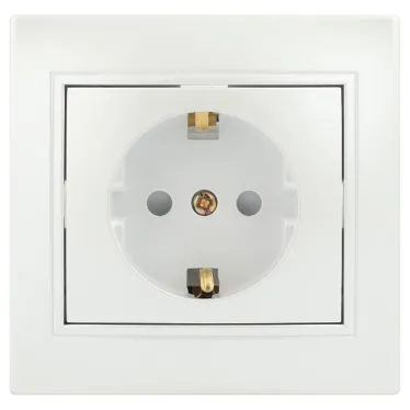 Розетка Intro Plano 1-206-06 с заземлением 2P+