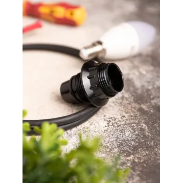 Патрон карболитовый с кольцом Е14 черный без наклейки