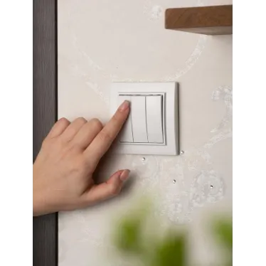 Выключатель Минск 3-клавишный СП 10А белый