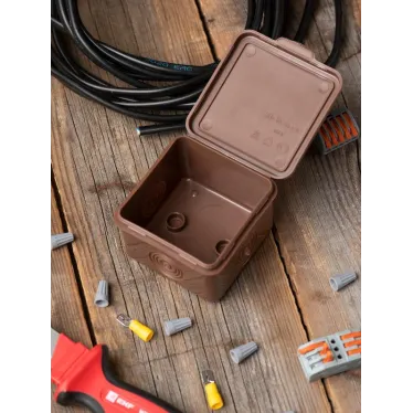 Коробка распаячная КМР-030-037 пылевлагозащищенная без мембранных вводов (73х73х49) тёмное дерево PROxima