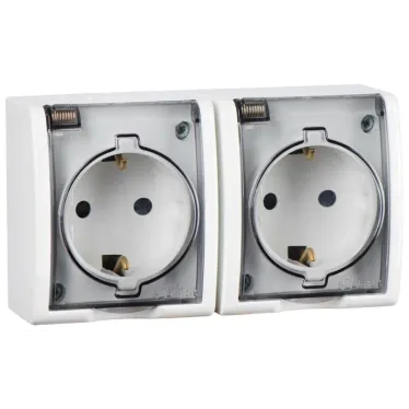 15 Aqua Розетка двойная 2Р+Е Schuko со шторками с крышкой полупр. IP54 16А 250В винт.зажим S15A белый