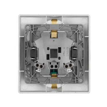 ETIKA Розетка двойная с заземлением со шторками алюминий автоматические зажимы