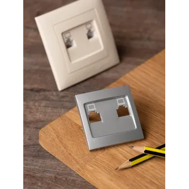 Валенсия лицевая панель розетки RJ-45 2-местная сталь