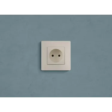 ETIKA Розетка без заземления со шторками слоновая кость винтовые зажимы