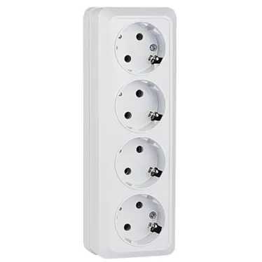 Розетка Рим 4-местная 16А с заземлением белая