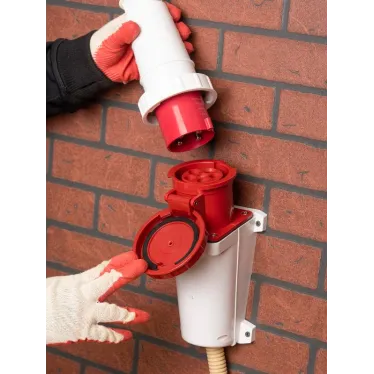 Розетка кабельная 63А 3Р+РЕ+N IP67 на поверхность 380В 135