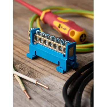 Шина 0 N (6х9мм) 8 отверстий латунь синий изолятор тип Стойка на DIN-рейку PROxima