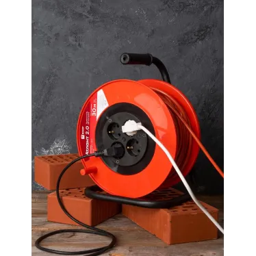 Удлинитель на катушке Атлант 2.0 4 гнезда 30м без заземления ПВС 2x0.75 6А/1.3кВт PROxima