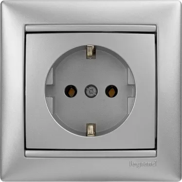 VALENA Розетка с заземлением в рамку алюминий