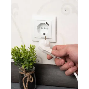 Розетка 1-местная СП с/з Минск 16А белая с защитными шторками с USB