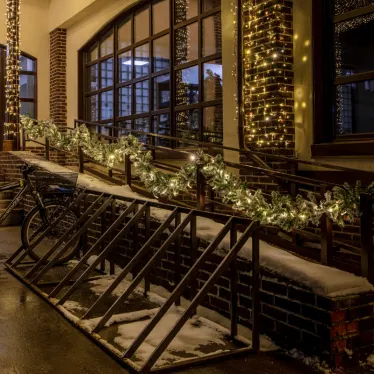 Заснеженный еловый шлейф 2.7 м, Ø 26 см, ПВХ | 307-122 | NEON-NIGHT