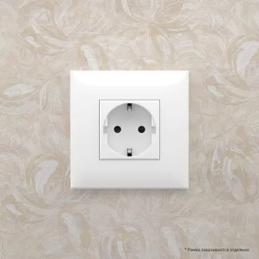 Avanti Розетка в стену, 2P+E, с защитными шторками, ''Белое облако''