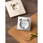 Валенсия лицевая панель розетки 1-местной с/з 16А сталь с защ. штор. с 2 USB 2,1А