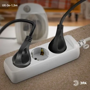 Удлинитель электрический с заземлением 3 розетки 1,5 м ПВС 3x0,75мм2 10А UX-3e-1,5m ЭРА