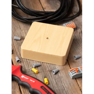 Коробка разветвительная КМР-030-032кг 100х100х25 с клеммником светлое дерево PROxima