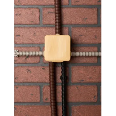 Коробка распаячная КМР-030-031 с крышкой (83х83х54) 7 мембранных вводов светлое дерево IP54 PROxima