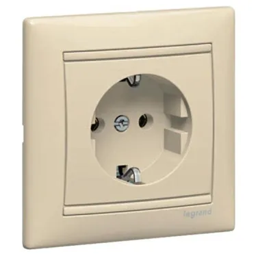 VALENA Розетка с заземлением в сборе слоновая кость