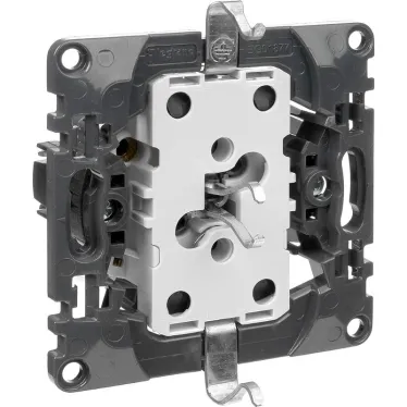 Valena IN MATIC Розетка силовая двойная 2х2К+З 16А 250В со шторками безвинтовые зажимы