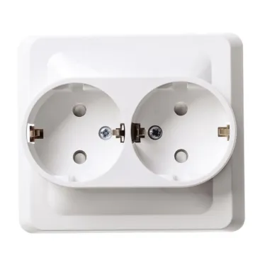 ЭТЮД Розетка двойная скрытая с заземлением со шторками белая