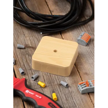 Коробка разветвительная KMP-030-030 (78х78х26) светлое дерево PROxima