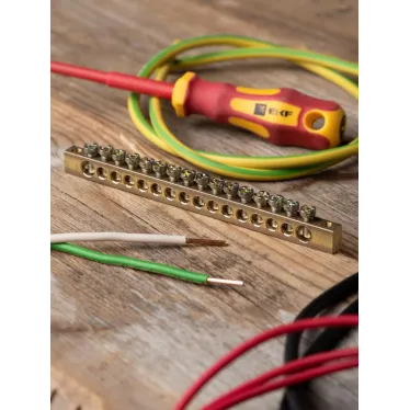 Шина PEN ноль-земля 6х9мм 16 отверстий латунь крепеж по краям PROxima