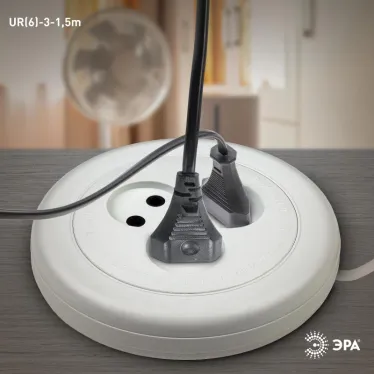 Удлинитель UR(6)-3-1,5m/УХ6-103 рулетка без заземл.,1300Вт, 3гн, 1,5м (5/20/600) UR(6)-3-1,5m