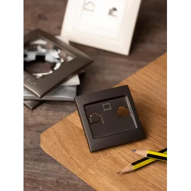 Валенсия лицевая панель розетки RJ-45 1-местная графит