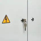 Щит учетно-распределительный навесной ЩРУн-3/30о IP31 двухдверный с окном 580х490х165