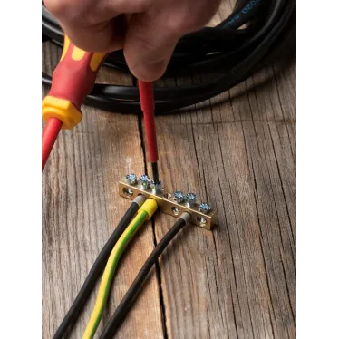 Шина нулевая PE 63.06 латунь