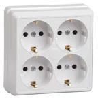 Розетка четырехместная с заземлением 16А белая