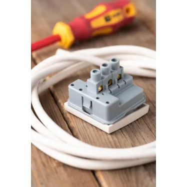 Выключатель 10А, 1 клавишный проходной без индикатора