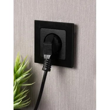 Стокгольм Механизм Розетки 1-местной б/з 10 А черный с защ. штор.