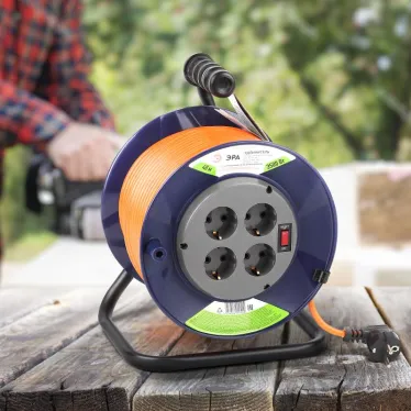 Удлинитель силовой RPx-4es-3x1.5-40m на п. катушке c/з 4 гн 40м ПВС 3х1.5 RPx-4es-3x1.5-40m