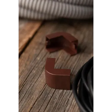 Угол внешний (20х10) (4 шт) Plast под темное дерево