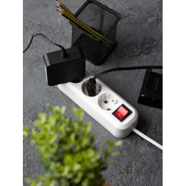 Удлинитель Эксперт 3 гнезда 2 метра 16А/3,0кВт с выключателем и заземлением ПВС 3х1 EKF PROxima