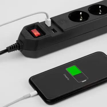 Фильтр сетевой 5х1,5м 2хUSB 10А с/з с выключателем черный