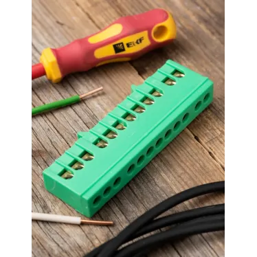 Шина 0 PE (6х9мм) 12 отверстий латунь зеленый изолированный корпус на DIN-рейку PROxima