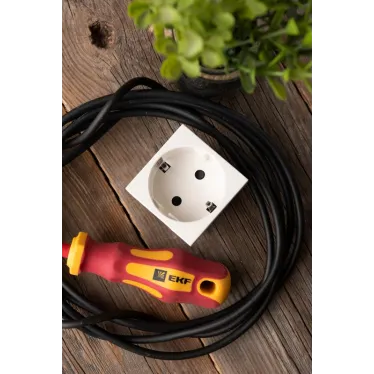 Розетка 45х45 (2 модуля), с заземлением, белая, пря мая