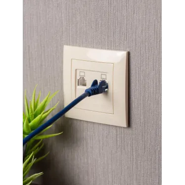 Валенсия розетка компьютерная RJ-45 2-местная кремовая
