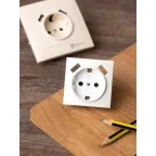 Валенсия лицевая панель розетки 1-местной с/з 16А жемчуг с защ. штор. с 2 USB 2,1А