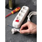 Колодка 4 гнезда 16А/3.5кВт c выключателем и заземлением Эксперт