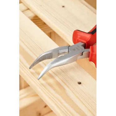 Длинногубцы изогнутые Master 160 мм Basic