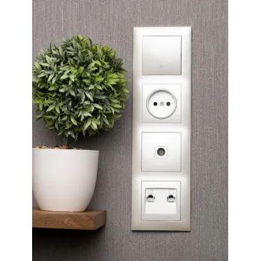 Валенсия Рамка 4-местная жемчуг