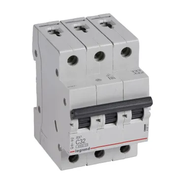 Выключатель автоматический трехполюсный RX3 4,5 кА C 32 А