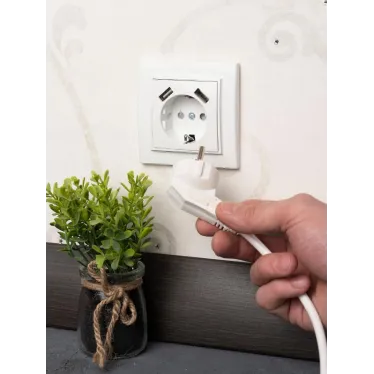 Розетка Минск 1-местная СП с заземлением и крышкой 16А белая защитные шторки